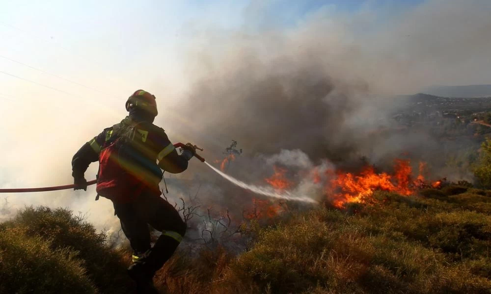 Στο ''κόκκινο'' σήμερα ο κίνδυνος πυρκαγιάς σε 3 περιοχές